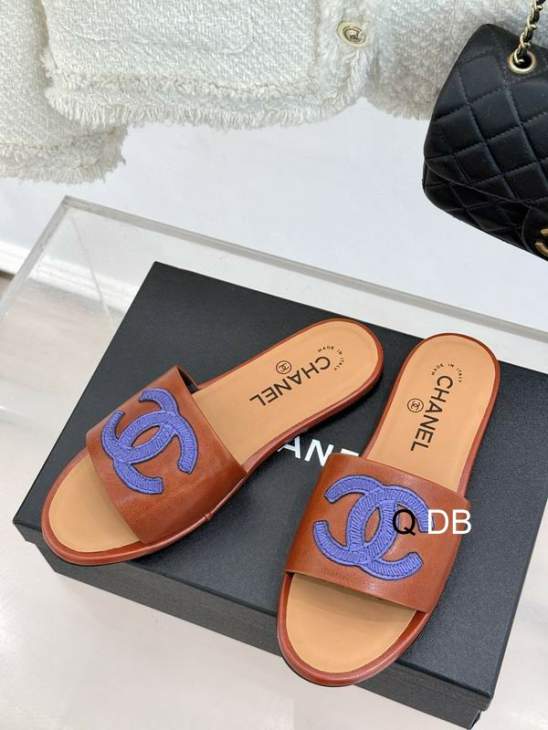 Picture of Chanel Slippers _SKUChanelsz35-440DB03203059